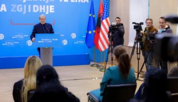 Berisha: Pas luftës në Lindjen e Mesme, lajm kryesor në mediat ndërkombëtare është protesta e qytetarëve shqiptarë