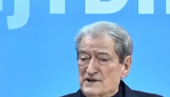 Berisha: Rama dështon me “pasaportën europiane” dhe i rikthehet pasaportës së Beogradit