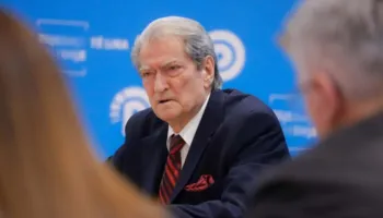 Berisha: Rama kërkoi në Londër që të shtyhej dhënia e statusit kandidat për në BE, vetëm që të mos dukej meritë e qeverisë së PD!