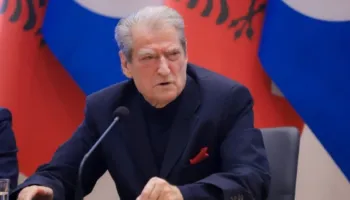 Berisha: Rama po grabit portin e Durrësit, pasurinë numër një në vend, për të ndërtuar një port 6 herë më të vogël