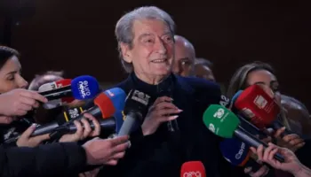 Berisha: Rama premtoi pasaportën evropiane, po jep atë serbe