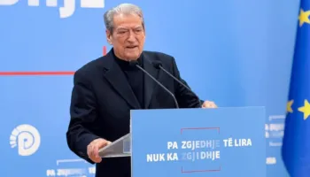 Berisha: Raporti IBAR për integrimin mbeti në klasë, Rama mashtroi me pasaportën e BE dhe nxjerr atë të Vuçiçit