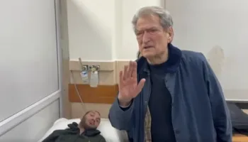 Berisha te spitali për protestuesit e plagosur