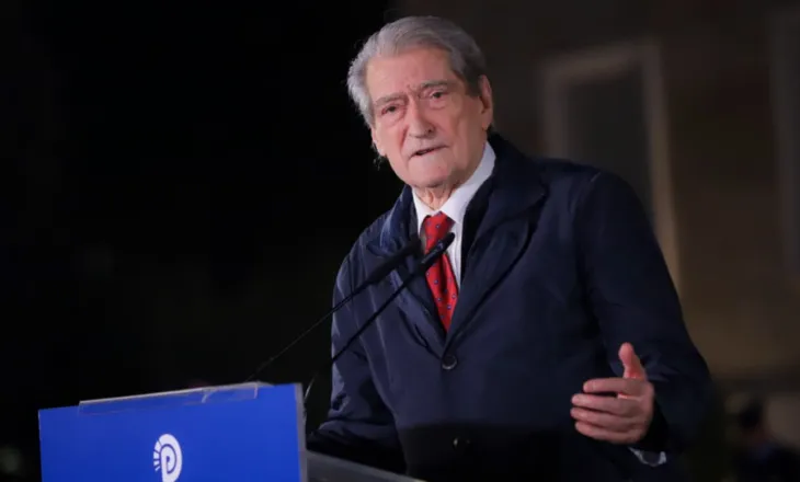 Berisha thirrje për intelektualët nga Kryeministria: Dilni nga guaska e konformizmit