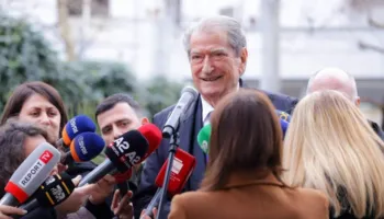 Berisha: Vila e Enverit u sulmua, pasi besonin se aty ishte Edi Rama! Njerëzit pranë tij kanë folur për një projekt kulle