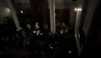 Besimtarët po faleshin, ikin dritat në xhaminë “Dine Hoxha” në Tiranë, imami: Turp, viti 2026