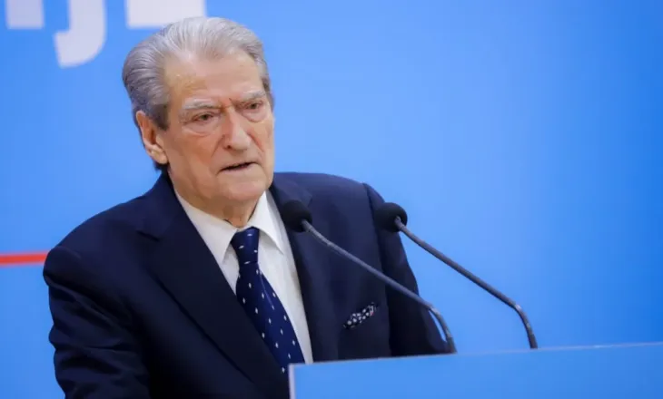 Betimi i shtatë ministrave të rinj, Berisha: Ceremoni qesharake