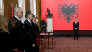 Betohen te Presidenti Begaj 7 ministrat e rinj të kabinetit qeveritar