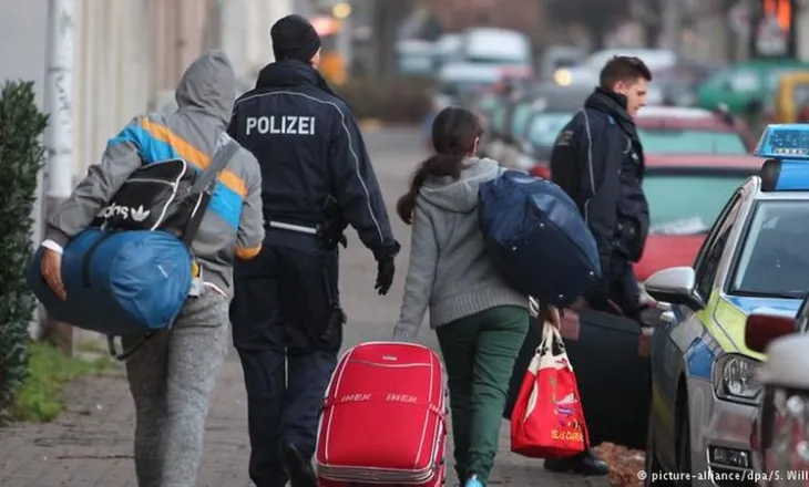 Bien ndjeshëm kërkesat nga shqiptarët për azil/ Eurostat: Zgjedhin punësimin përmes lejeve të punës