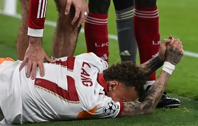 Bilanc i zi për Galatasaray / Lang operohet pas dëmtimit tronditës në dorë, frakturë për Osimhen