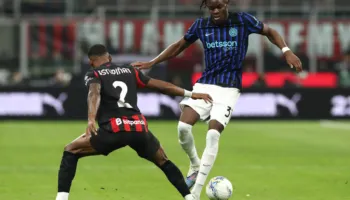 Bisseck thumbon Milan: Ata fituan dy ndeshjet derbi, Inter do të fitojë titullin