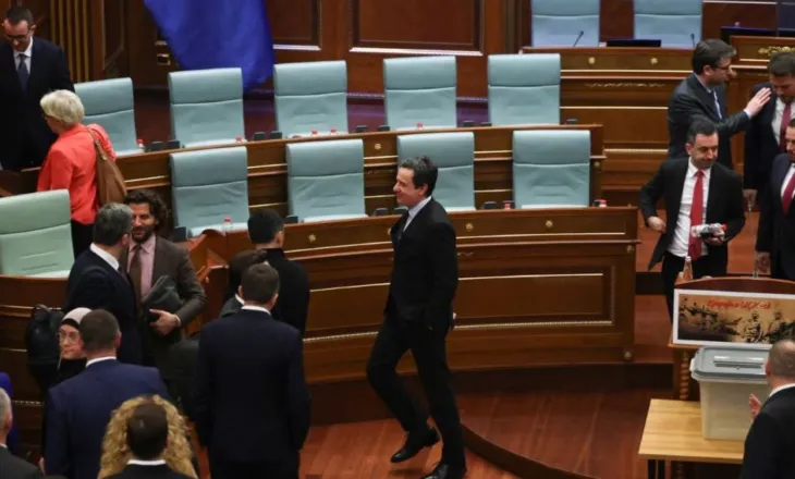 Bllokada në Kuvendin e Kosovës, fati i marrëveshjeve ndërkombëtare prej 121 milionë euro në rrezik