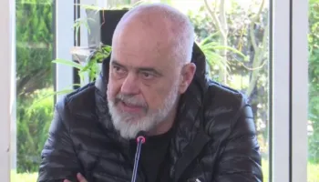 Bllokimi i aksit Librazhd-Prrenjas, Rama banorëve: S’u shemb nga korrupsioni, por nga natyra!