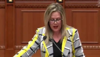 Bllokimi i Juglindjes nga shembja e rrugës, Aliolli: Korrupsioni shkaku i izolimit të disa bashkive, qytetarët pa shërbime!