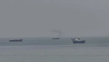 Bllokohen 1 mijë anije në Hormuz me vlerë 25 miliardë dollarë, shkak frika nga raketave iraniane