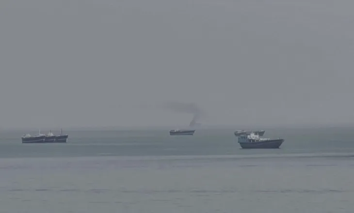 Bllokohen 1 mijë anije në Hormuz me vlerë 25 miliardë dollarë, shkak frika nga raketave iraniane