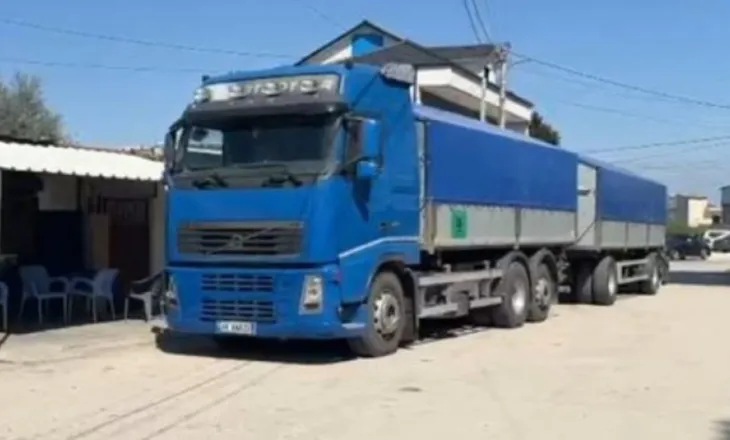 Bllokohet kamioni me 30 tonë misër në Fier, Policia: Ishte pa faturë! Shoferi: E bleva në Sarandë