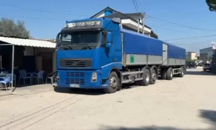 Bllokohet kamioni me 30 tonë misër/ Procedohet tregtari nga Kavaja