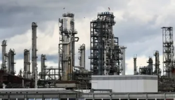 ‘Bloomberg’: Administrata Trump po shqyrton edhe skenarin nëse nafta do arrijë në 200 dollarë për fuçi