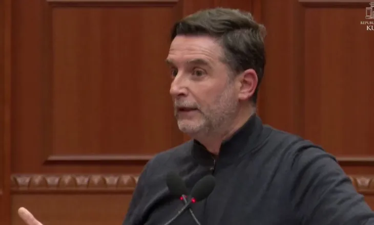 Braçe interpelancë me ministren e Arsimit, deputeti i PS: Nxënësit te 11 Janari bëjnë mësim me turne, penalizohen edhe prindërit