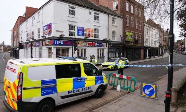 Britania e Madhe, 7 të plagosur në Derby pas përplasjes së një mjeti me këmbësorët, arrestohet shoferi