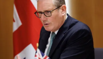 Britania e Madhe i bashkohet operacionit shumëkombësh në Iran