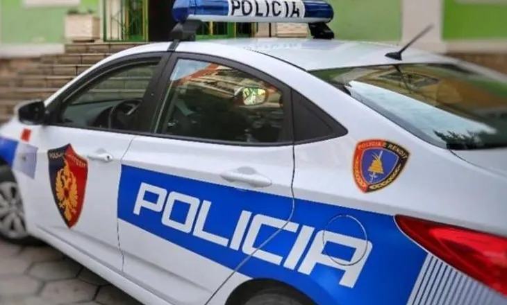 Bulqizë/ Dhunoi babain dhe të vëllain pas një konflikti, pranga 35-vjeçarit