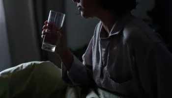 Burimi i ujit të pijshëm mund të ndikojë në rrezikun e sëmundjes së Parkinsonit