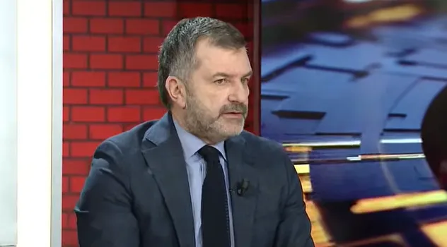 Bushati: Kur demokracia ngushtohet duhet përdorur zjarr dhe dhunë