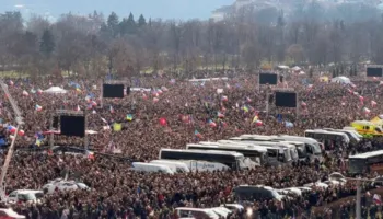Çekët vërshojnë në rrugë, protesta më e madhe kundër qeverisë që nga viti 2019