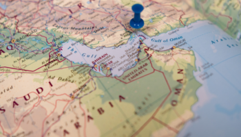 Çfarë alternativash ka Evropa për rrugët e naftës me mbylljen e Hormuzit?