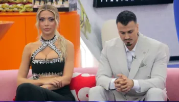 “Çfarë do më shumë nga unë?”/  Mateo i “vodhi” puthjen Brikenës, banorët ballafaqohen në Prime