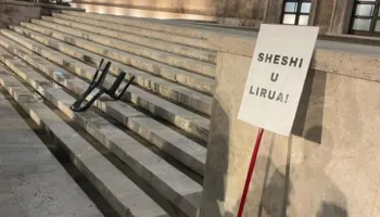 Çfarë ndodhi? Adriatik Lapajt mbyll protestën pas 108 ditëve