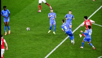 CHAMPIONS LEAGUE: Arsenal bën detyrën në shtëpi. PSG turpëron Chelsea-n. Reali nxjerr jashtë gare City-n (video)