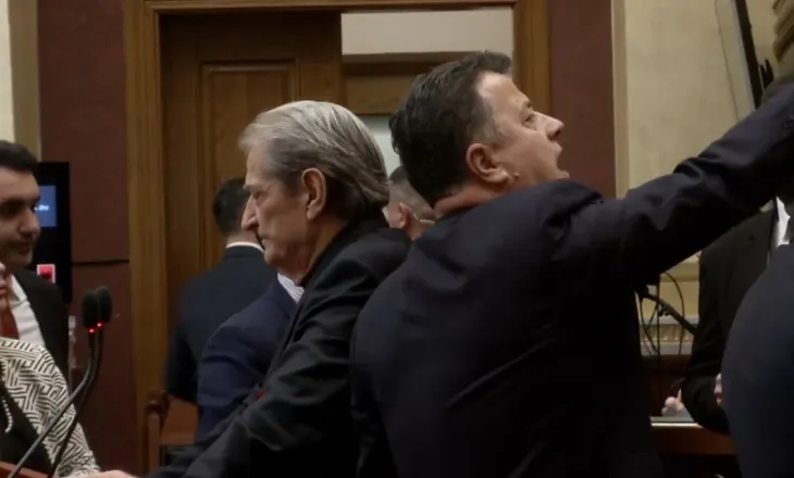 Cilat projektligje u miratuan dhe u hodhën poshtë dje mes kaosit në Kuvend?