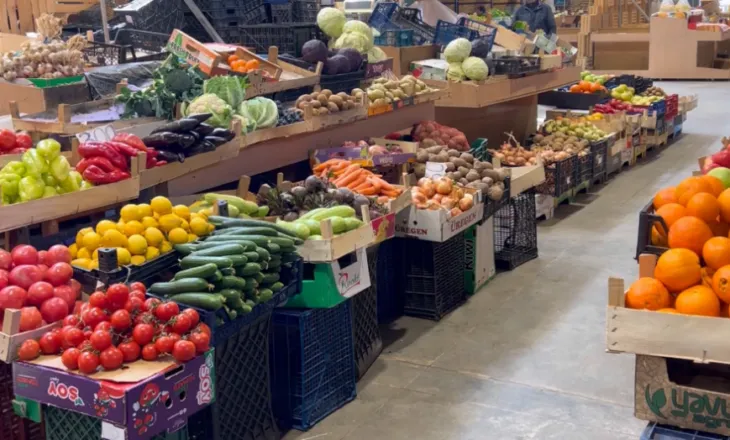 Çmimet ‘fluturojnë’ në tregun e Korçës, qytetarët në vështirësi