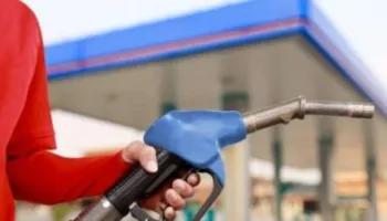 Çmimi i naftës në Kosovë/ Qytetarët ankohen për çmime të larta, ekspertët: të ulet akciza dhe TVSH-ja