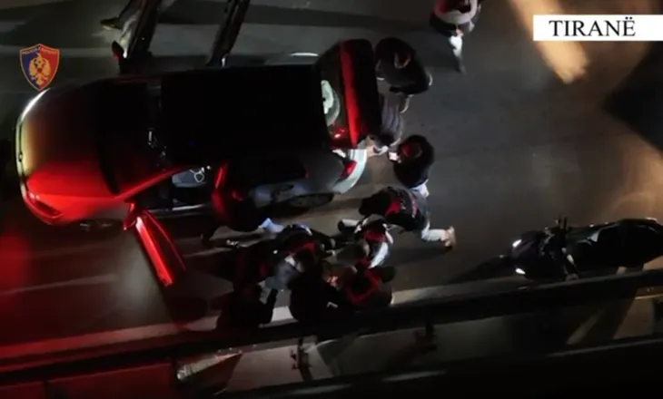 “Çmontohet” grupi kriminal i trafikut të armëve në Tiranë, policia kap në flagrancë automjetin me pistoleta “Sig Sauer”