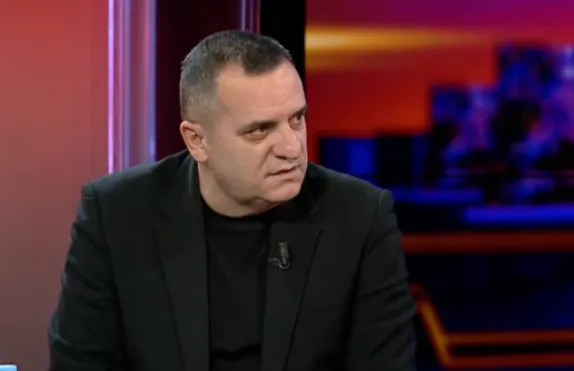 Çollaku zbulon ‘mega-procesin’ që e vendos Ramën përballë afatit të 5 marsit