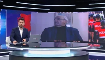 “Ç’punë kam unë me Sali non gratën?!”, avokat Ngjela nuk pranon të flasë për Berishën dhe ‘braktis’ intervistën