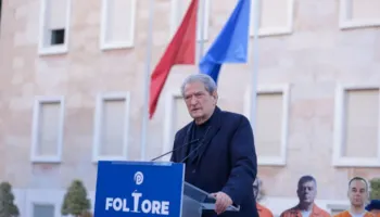 “Data 17, dita e kryengritjes së madhe paqësore”/ Berisha thirrje për pjesëmarrje në protestë: T’i tregojmë vendin Ramës