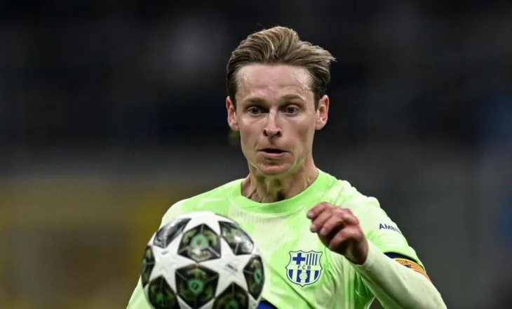 De Jong, gati të rikthehet nga dëmtimi. Flick duhet të zgjedhë mes holandezit dhe Bernal