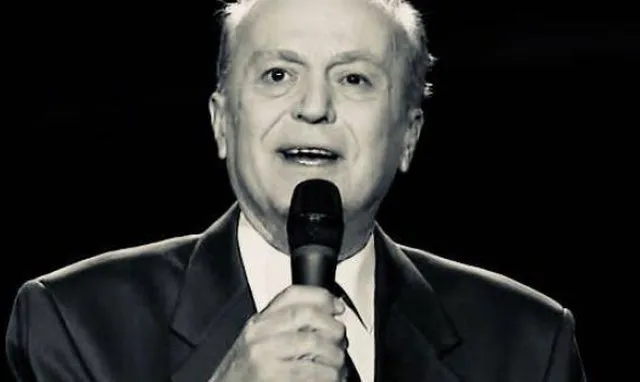 Dëgjojeni të kënduar nga Gaqo Çako këngën “Kroi i fshatit tonë” (video & teksti)