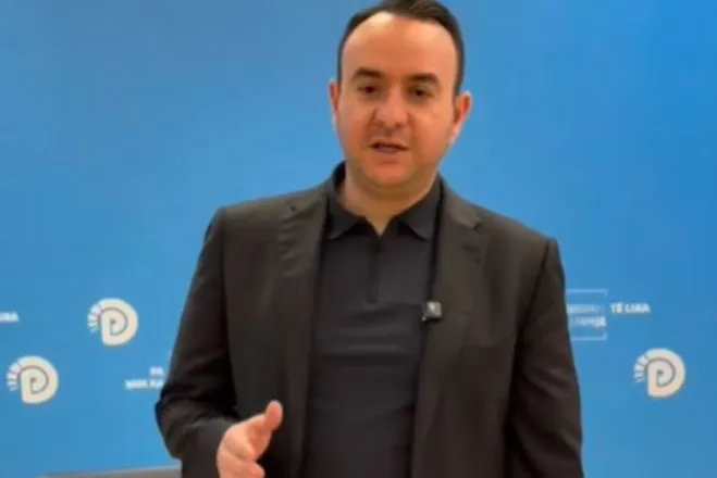 Deputeti i PD, Balliu: Largimi i Ilir Babaramos dhe kërcënimi i dëshmitarëve të dosjes korruptive është provë e…