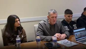 Deputeti Kliti Hoti takon të rinjtë e Shkodrës: E ardhmja e vendit duhet të ndërtohet nga ju