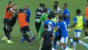 DERBI MË I ÇMENDUR NË BRAZIL; 23 KARTONË TË KUQ DHE KAOS TOTAL (video)