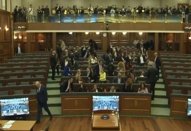 Dështon zgjedhja e presidentit në Kosovë/ Kuvendi nuk plotësoi kuorumin, çështja kalon në Gjykatën Kushtetuese