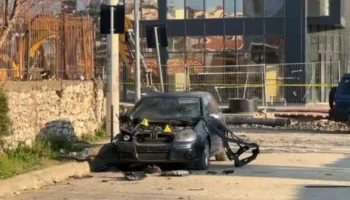 DETAJE! Dy autorë të maskuar me motor vendosën tritolin në mjetin e agjentit të Krimeve në Lezhë