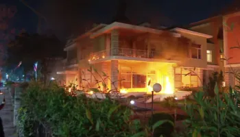 “Dhuna e Berishës ndihmon Ramën”/ Molotovët tek ish-vila e diktatorit Enver Hoxha, analistët: Autogol i opozitës