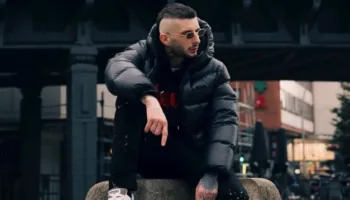 Dhuna ndaj gazetarit në Kosovë, arrestohet reperi Mossi. Sherri që nisi me diss-e